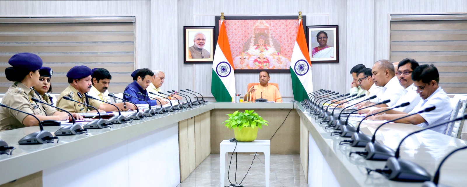 भारत सरकार के विचारों के विपरीत जाएंगे, तो होगी सख़्त कार्यवाही: योगी आदित्यनाथ