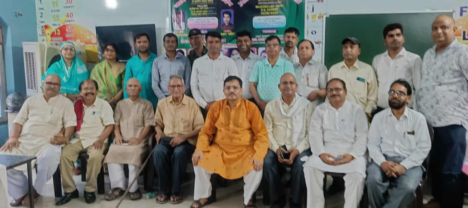 कवियों के सम्मान में आयोजित हुआ मुशायरा