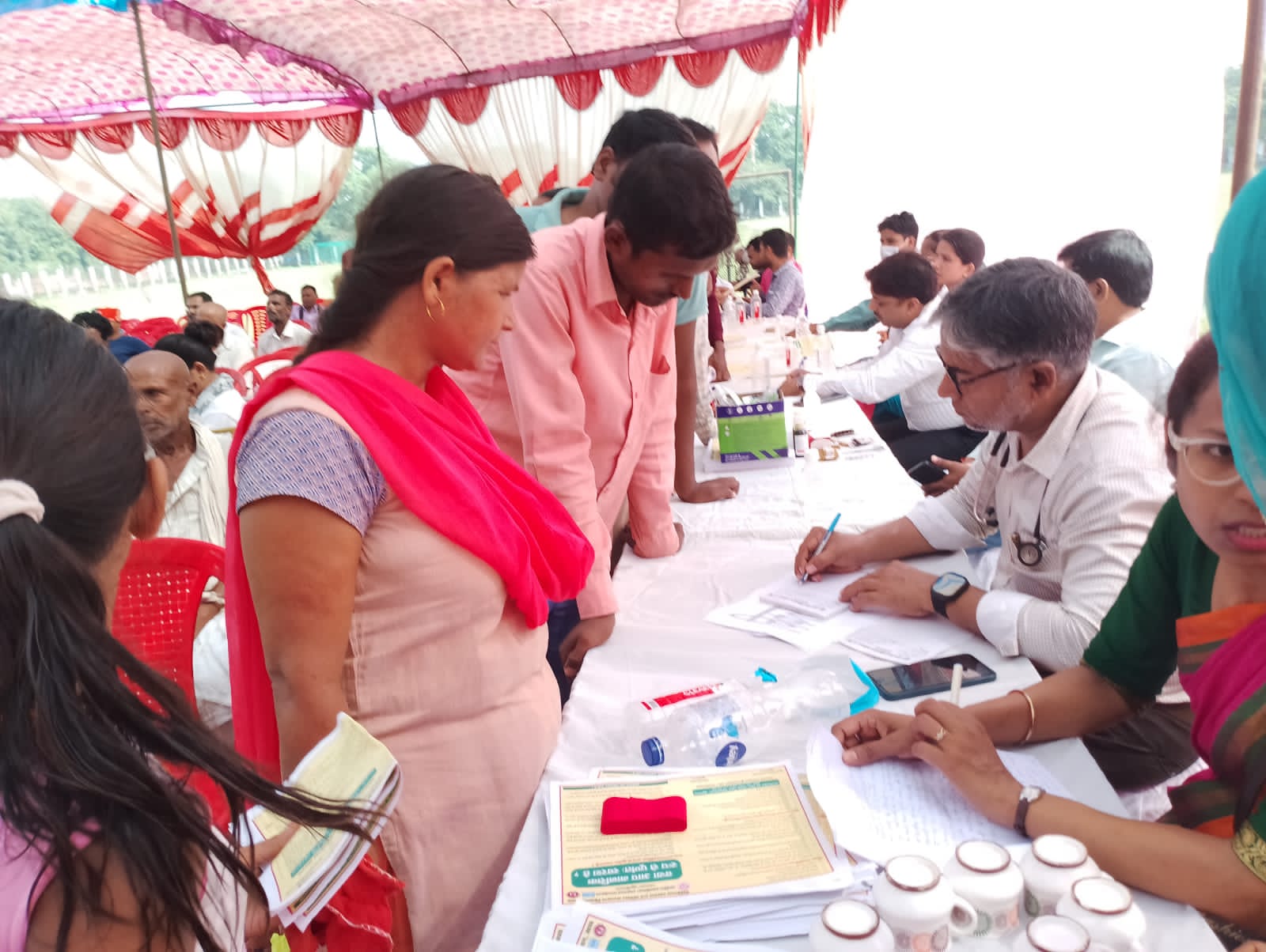 शिविर लगाकर मानसिक स्वास्थ्य के प्रति लोगों को किया गया जागरूक