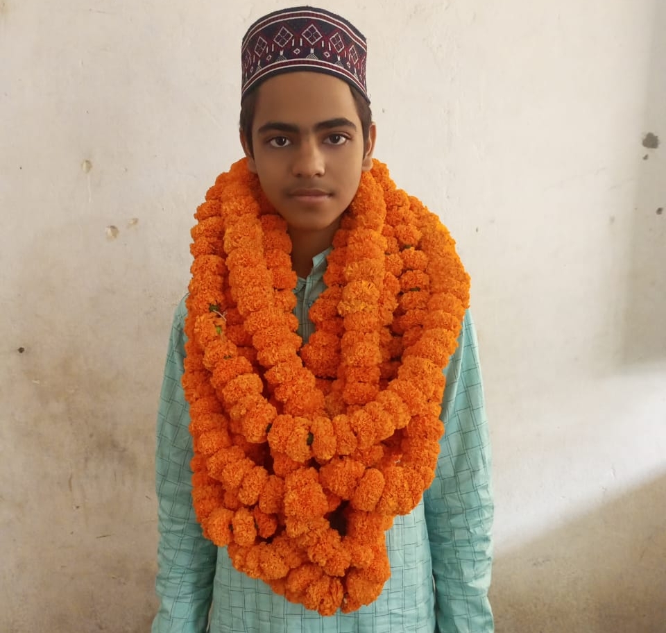 मुकम्मल हुआ क़ुरआन पाक, असात्ज़ा व लोगों ने पेश किया मुबारकबाद