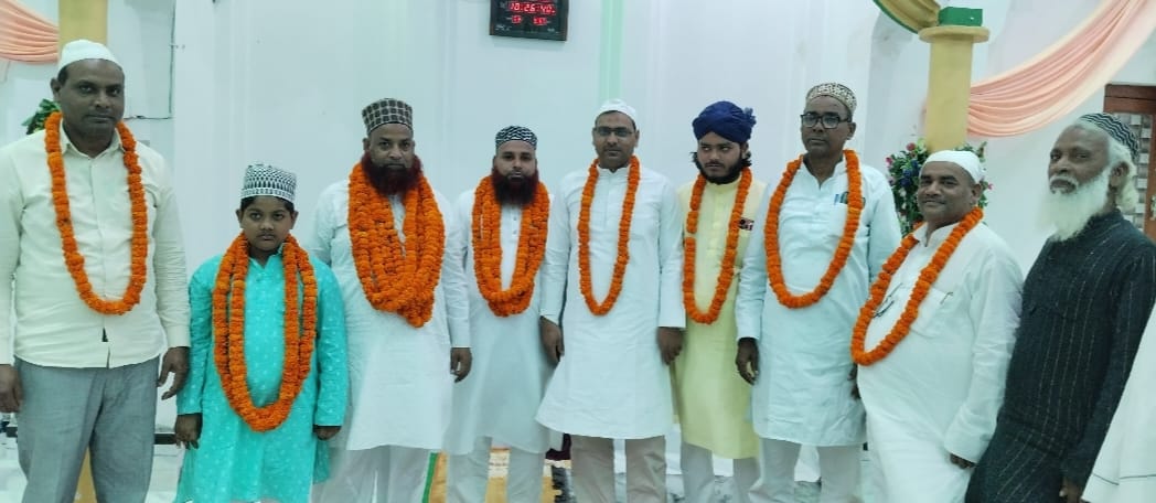 खूबसूरत अंदाज में सुनाए क़ुरआन, झूम उठे मक़ामी मुसलमान